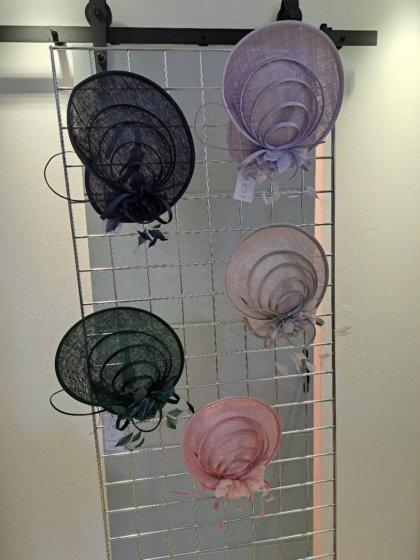 Upturn back fascinator - Maya Maya Ltd