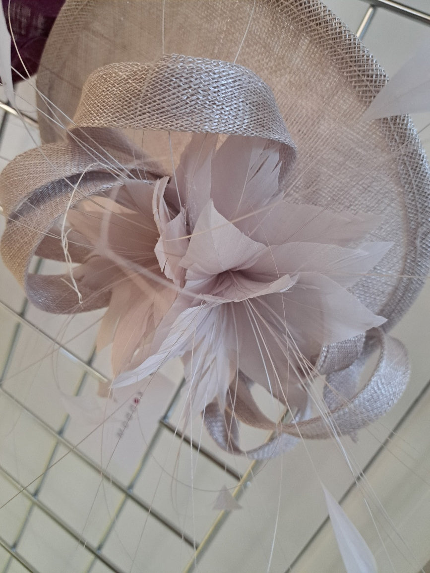 Mid size flower fascinator - Maya Maya Ltd