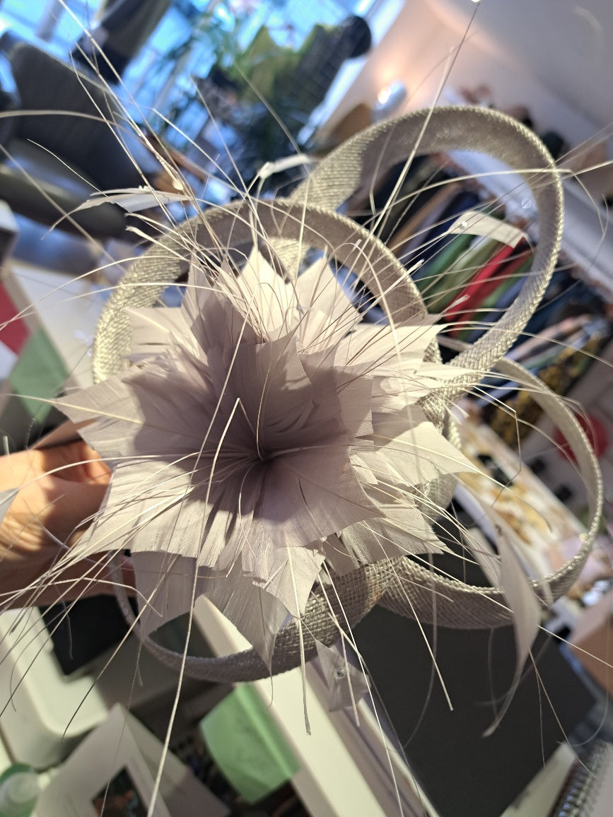 Feather flower fascinator - Maya Maya Ltd