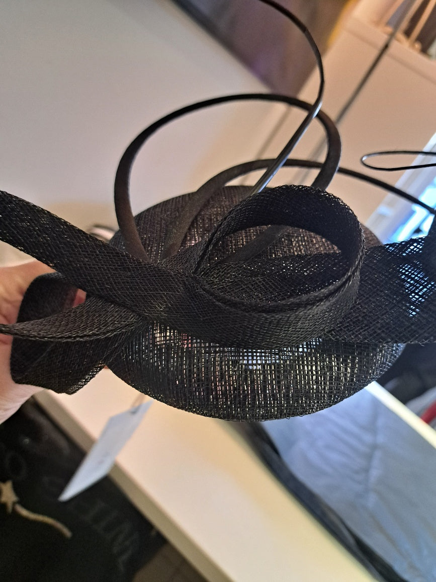 Small cinemay bow fascinator - Maya Maya Ltd