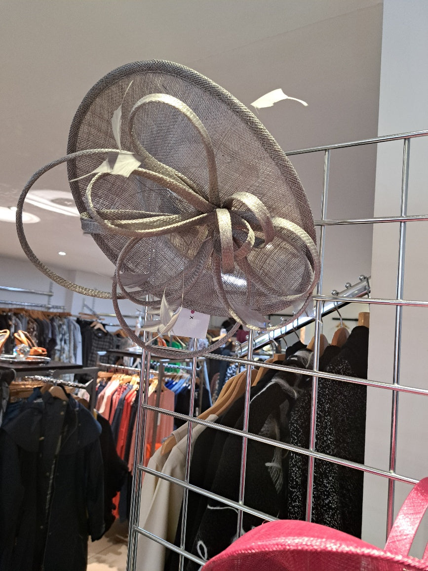 Oval fascinator with trim - Maya Maya Ltd