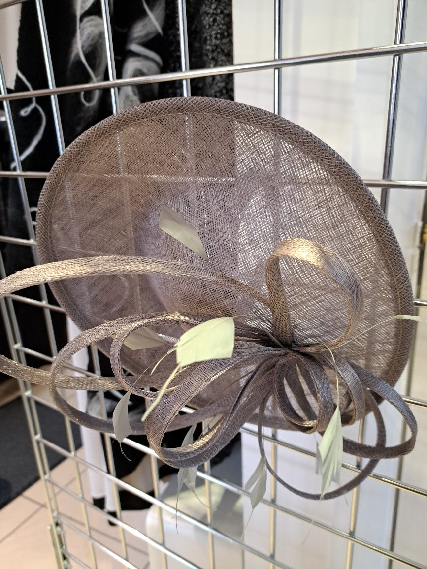 Oval fascinator with trim - Maya Maya Ltd