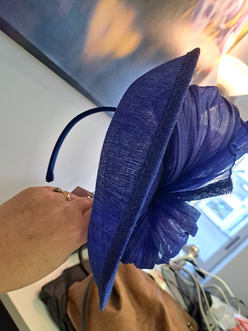 Mid size bow fascinator - Maya Maya Ltd