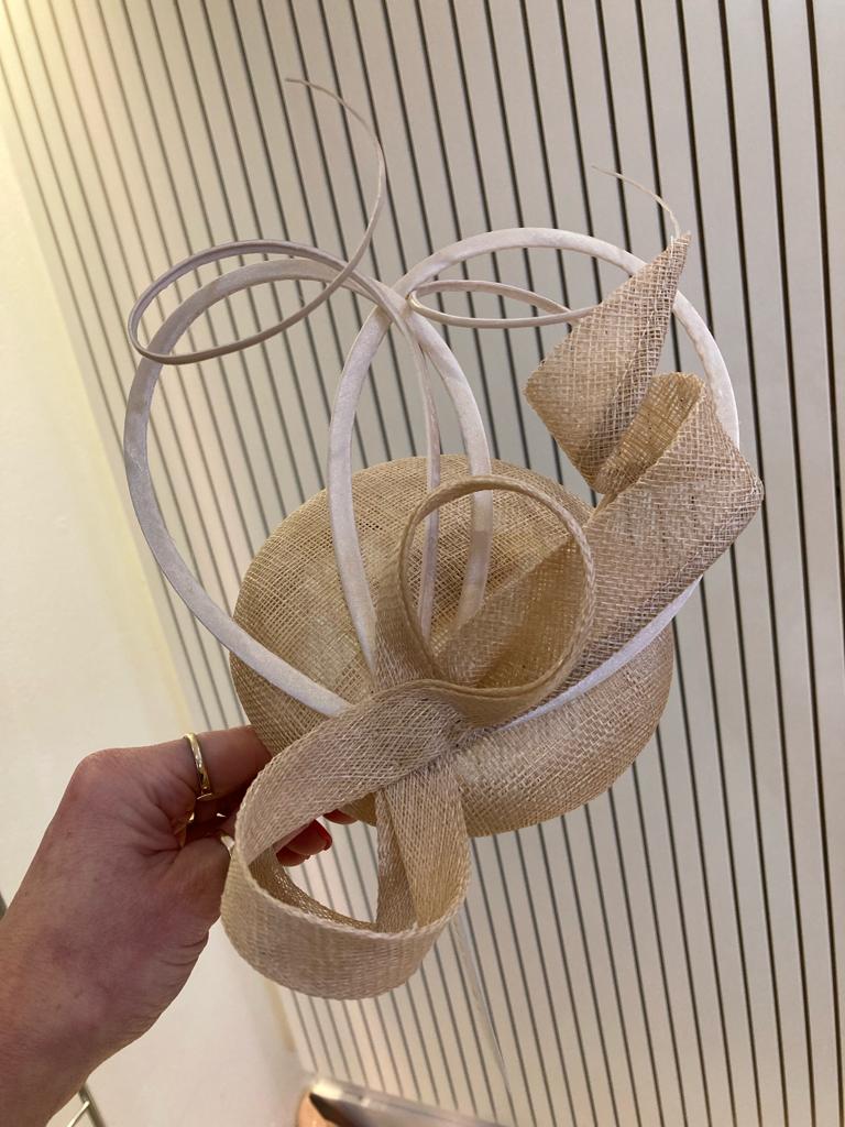 Small cinemay bow fascinator - Maya Maya Ltd
