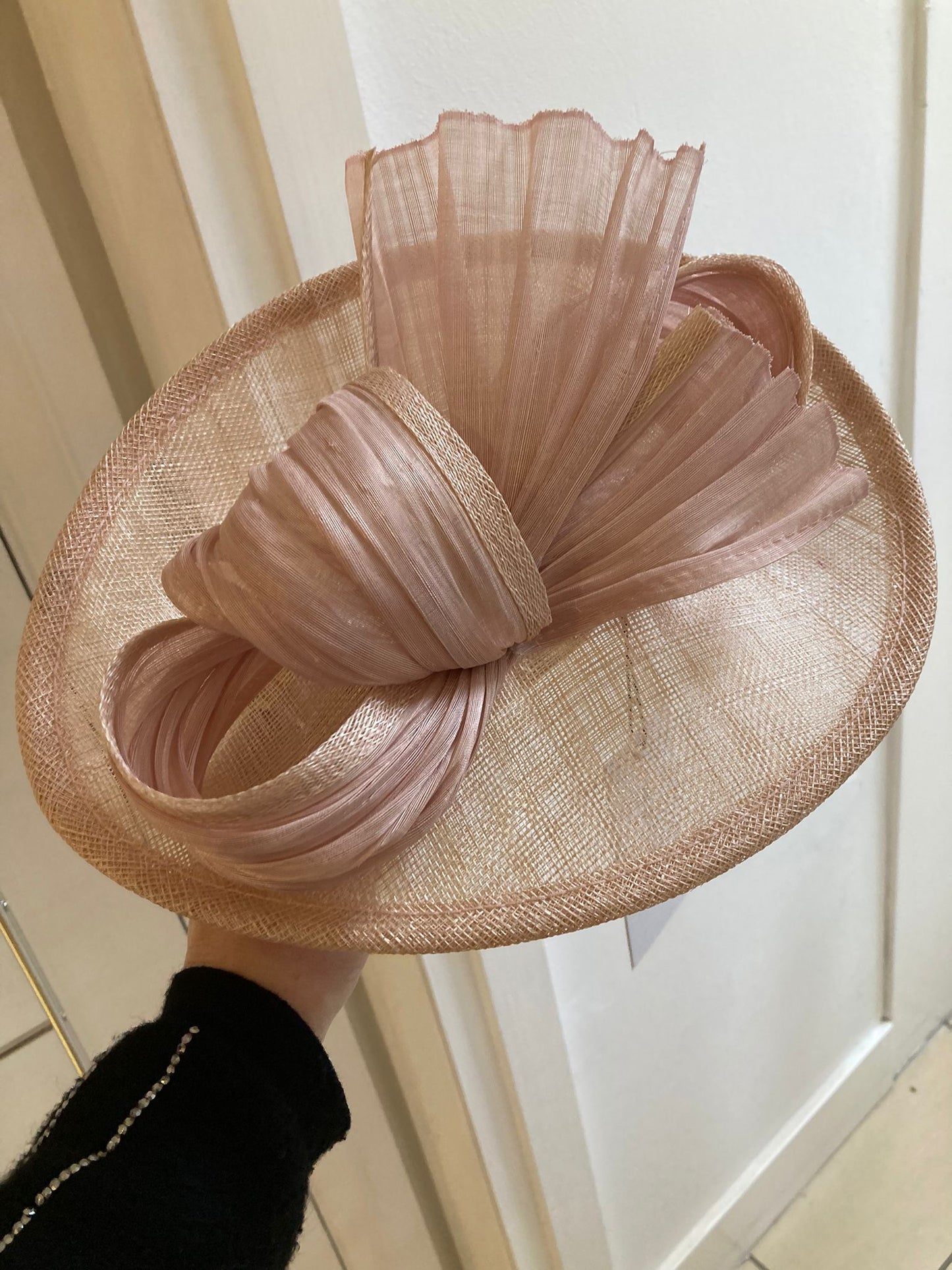 Mid size bow fascinator - Maya Maya Ltd