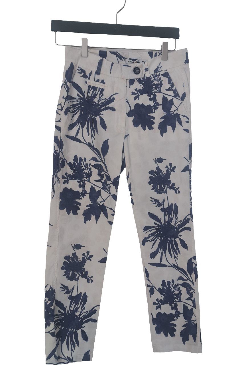 Stretch cotton pants.