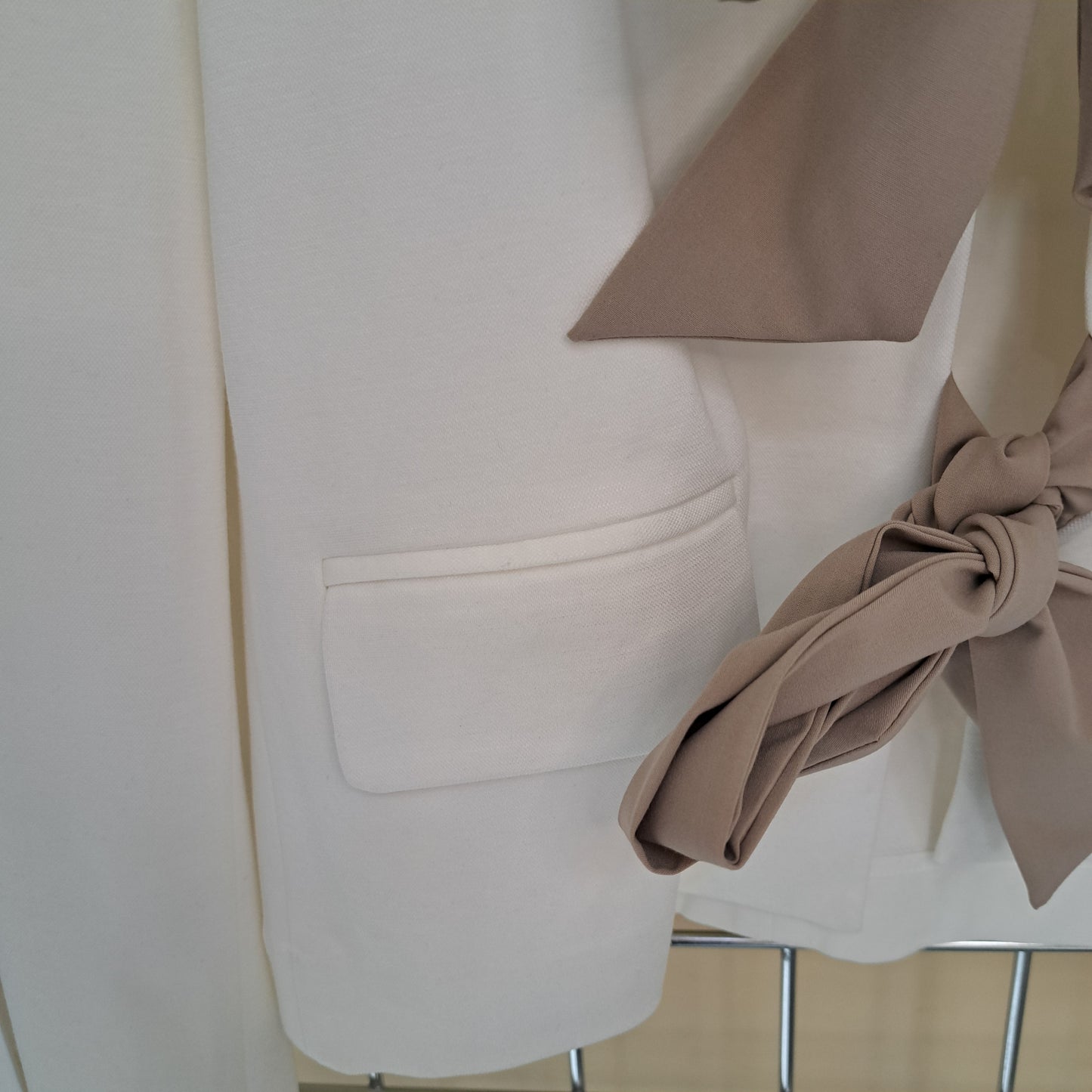Cream Bow Tie stretch jacket