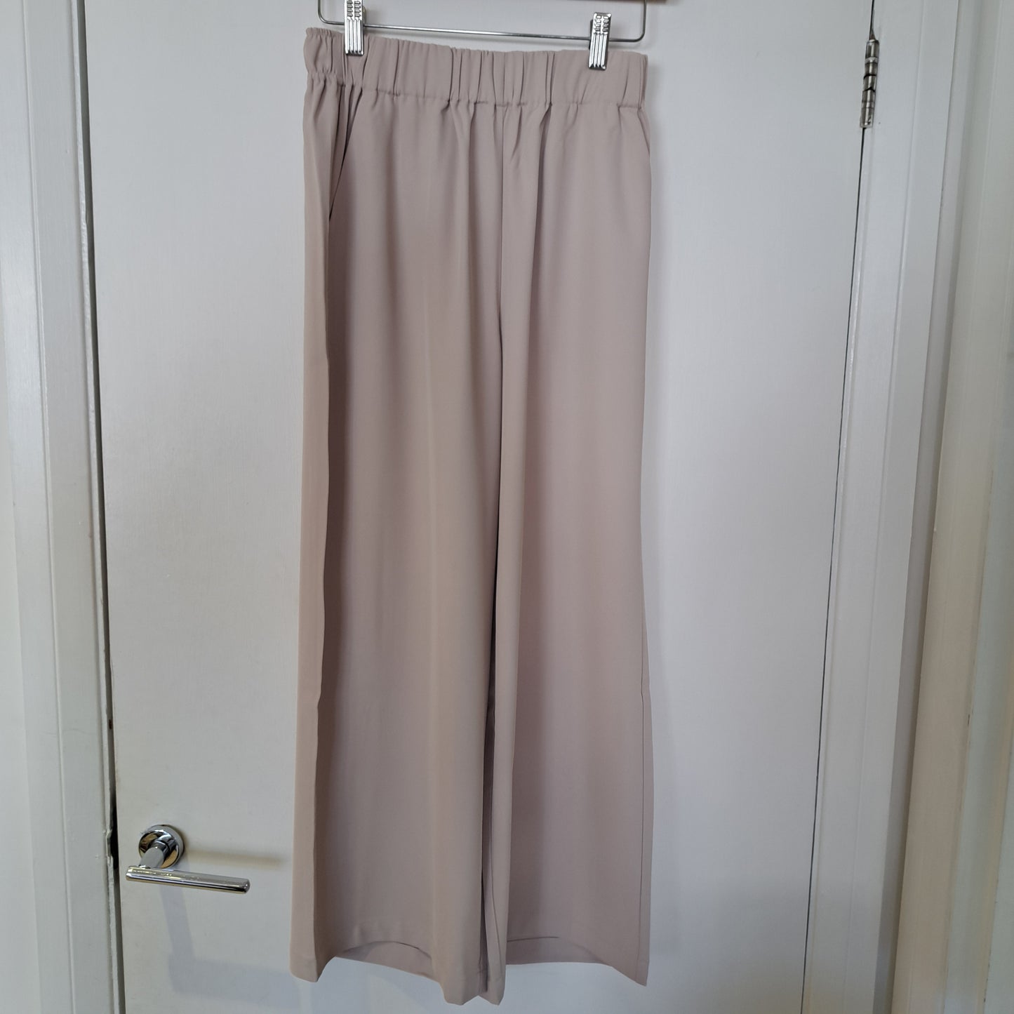 Uchuu wide leg pants