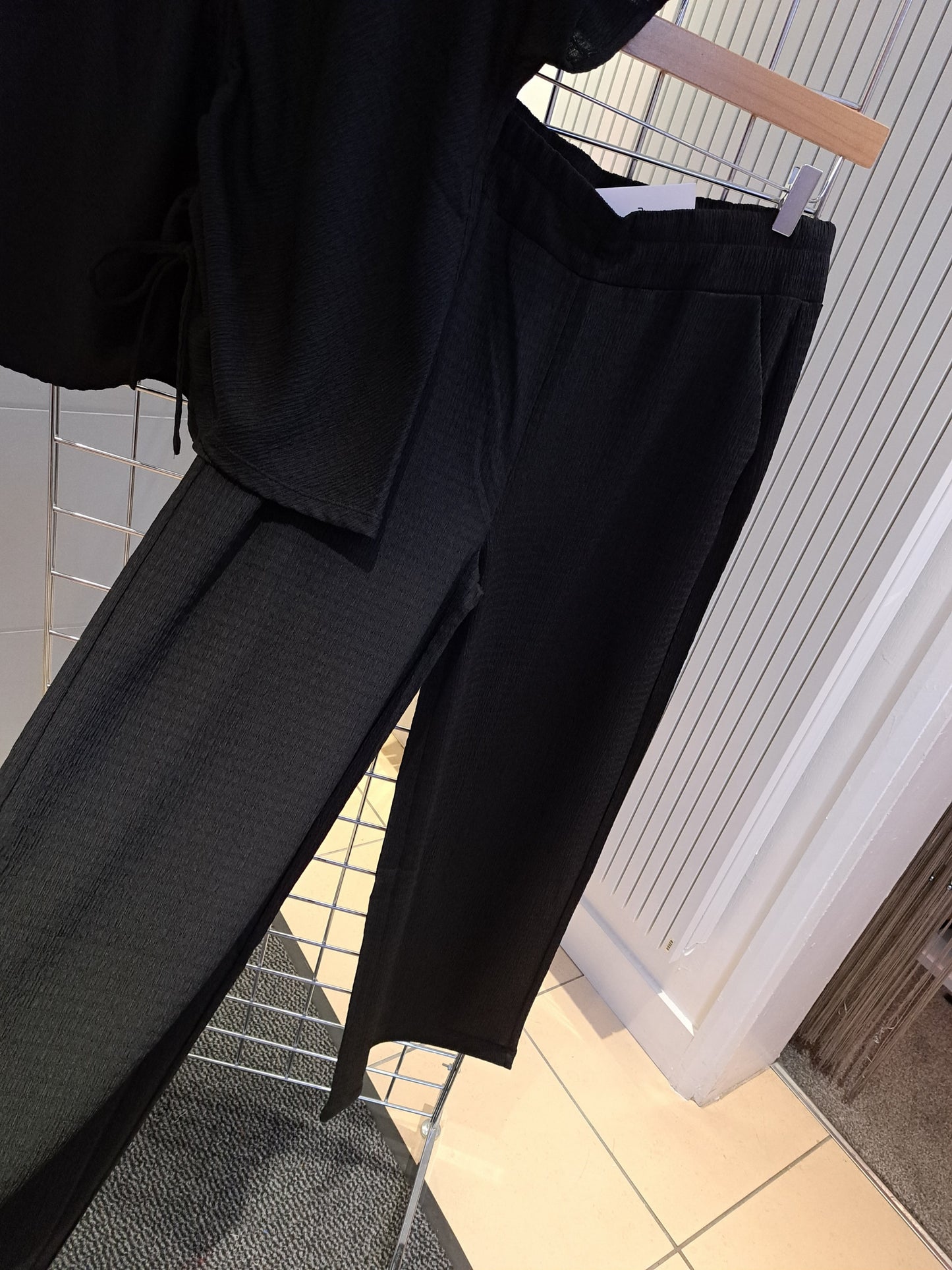 Uchuu crinkle wide leg pants - Maya Maya Ltd