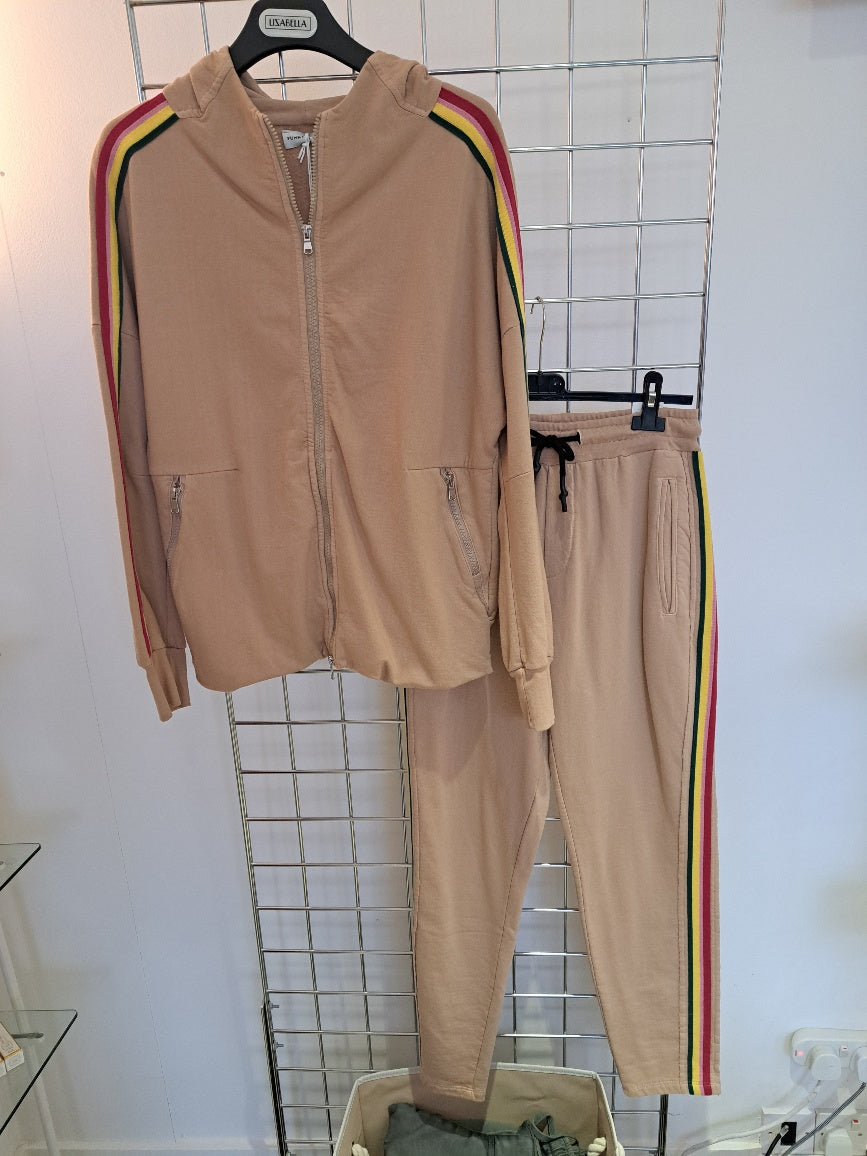 Funky Staff leisure suit - Maya Maya Ltd