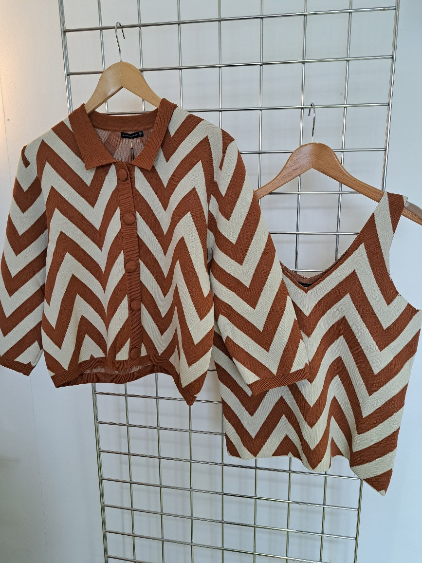 V front back chevron Knit - Maya Maya Ltd