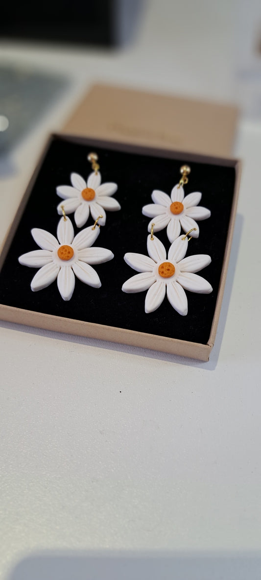 Daisy earrings handmade